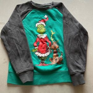 Super cute Grinch sweatshirt!